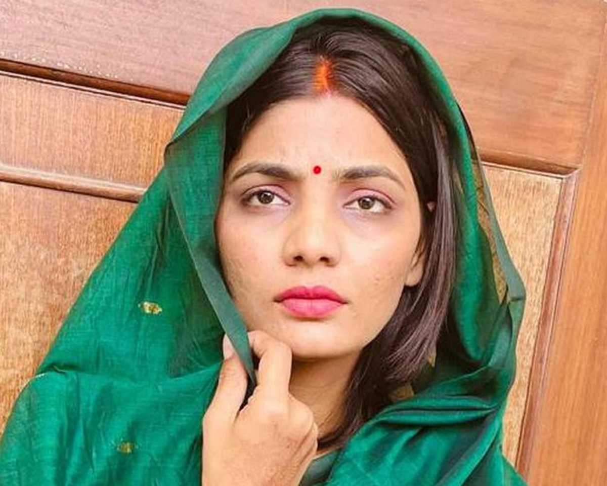 यूपी पुलिस को अब लोकगीतों से भी डर लगने लगा है?